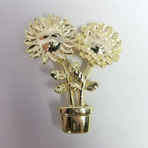 Vintage Flowers with Faces in a Plant Pot Brooch, Gold Tone Lapel Pin, Estate - Picture 2 of 5